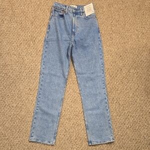 Women's Abercrombie and Fitch The 90's Straight Jean 25 / 0R Acid Wash